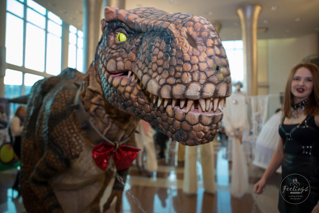 Проведение промо-акций с динозавром